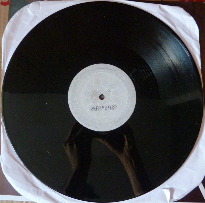 Celtik - Bajo La Radio EP [Vinyl Record / LP]-VINILOYALTY-Dig Around Records